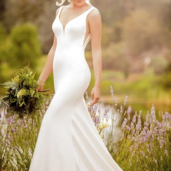 Wedding Dress - Picture 4 of 7